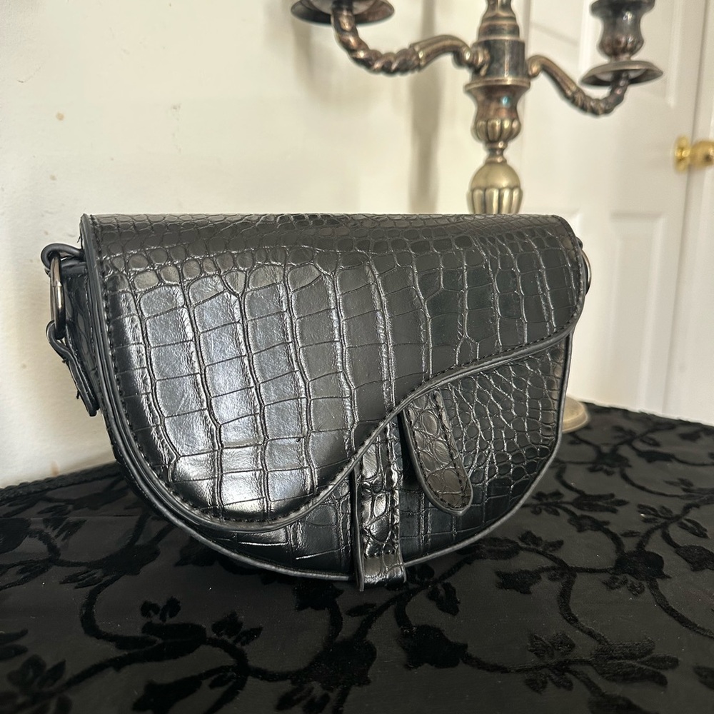 Saddle Inspired Black Crocodile-Embossed Women's Bag